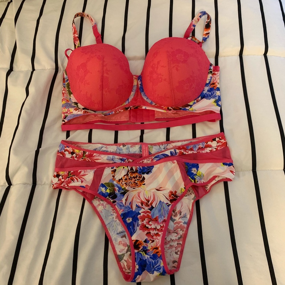 Victoria’s Secret bra and panty set